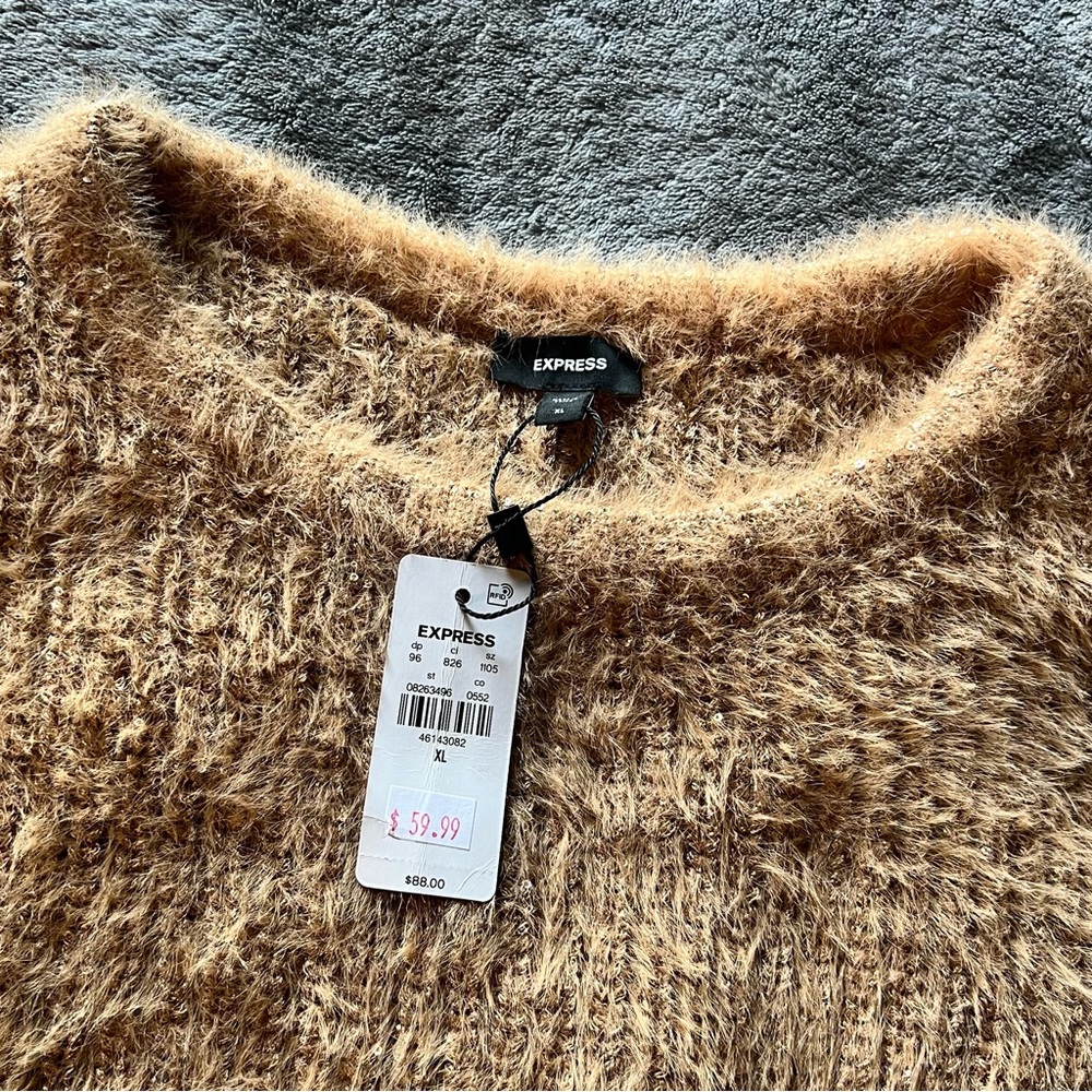 EXPRESS Short Sleeve Fuzzy Sweater - Size XL - Picture 3 of 10
